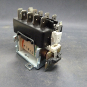 Relais m. 4 Schaltenden f. E/A-Schalter (Typ JD2) - 230V