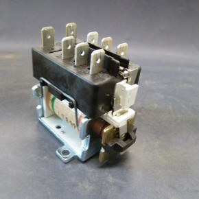 Relais m. 3 Schaltenden f. E/A-Schalter (Typ JD2) - 230V